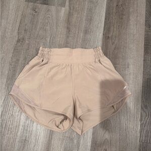 lululemon hotty hot high-rise lined short 2.5”